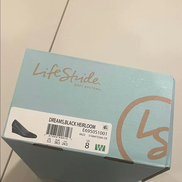 Life Stride Black Comfort Shoes - Picture 2 of 11